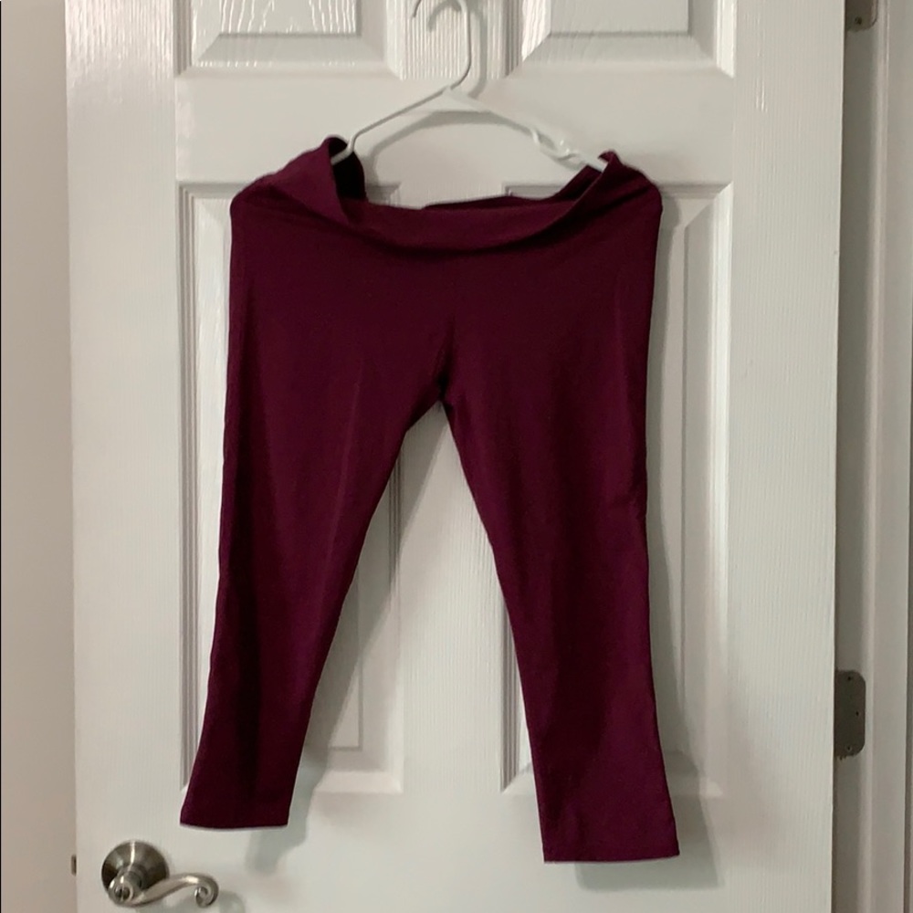🌵EUC Fabletics Salar Cropped Leggings🌵